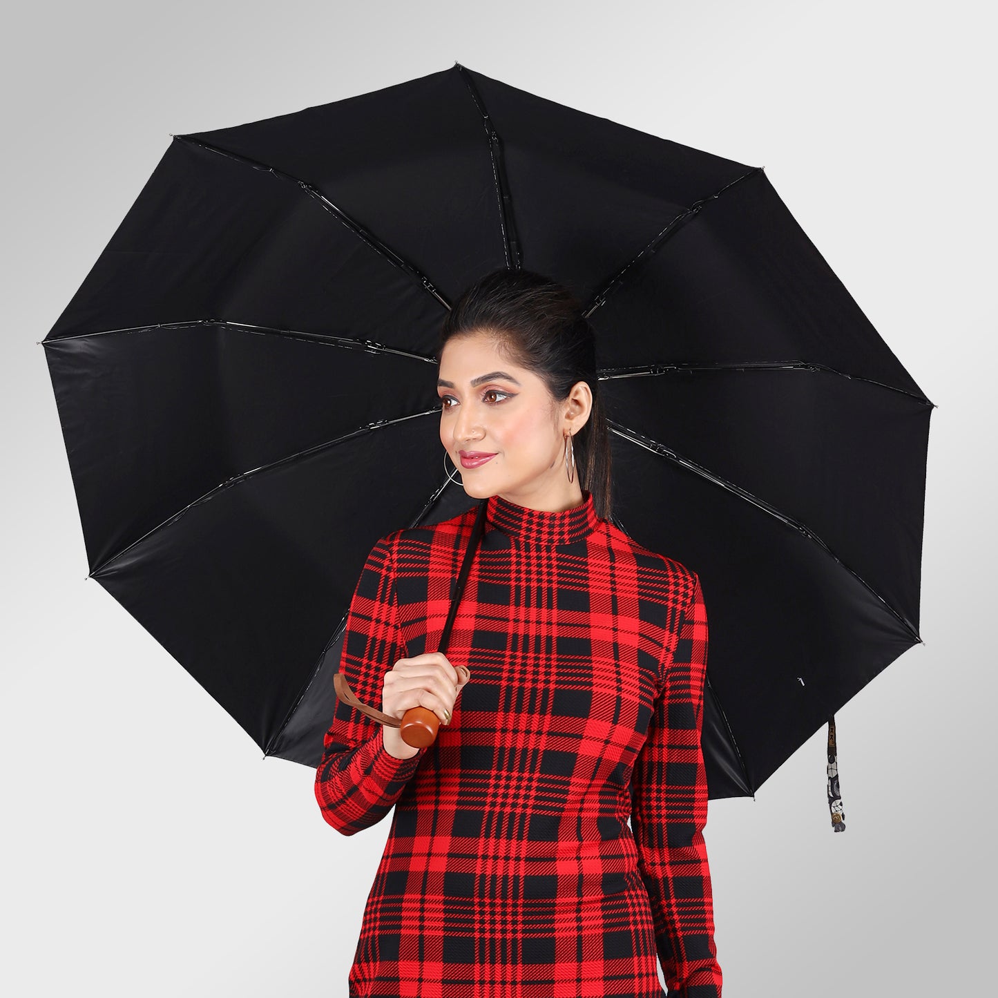 SARA (Mono-Black) | Automatic Open 4-Fold Umbrella – Elegant Handle & Floral Design